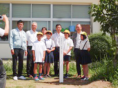 学校の緯度経度記載の標柱建植